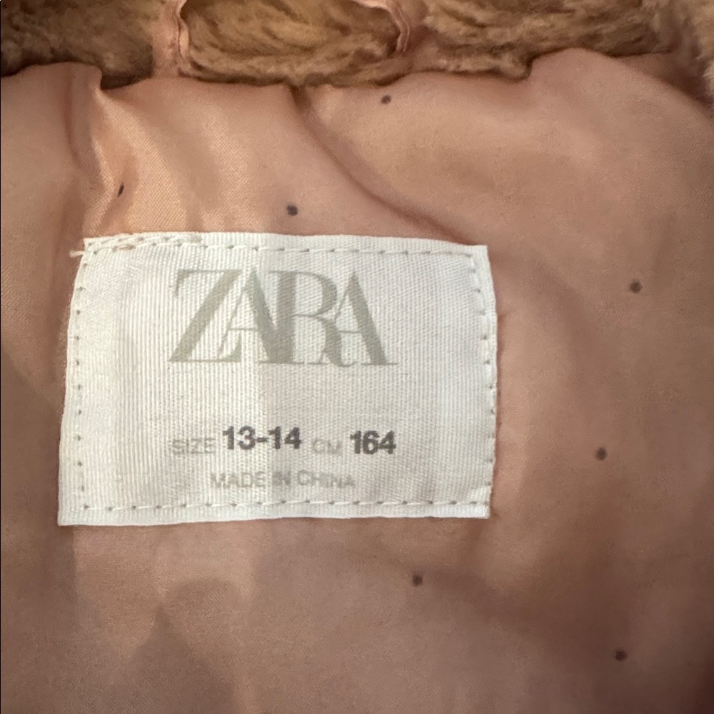 Zara Kids Tan Faux Fur Hooded Jacket Size 13-14 Cozy Puffer Neutral - Picture 3 of 3